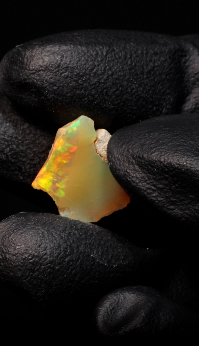 1.00g Rough Ethiopian Jewelry Grade Welo Opal