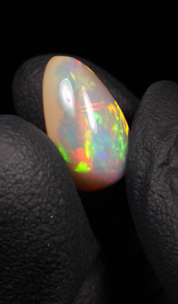 5.60ct Natural Ethiopian Teardrop Cabochon