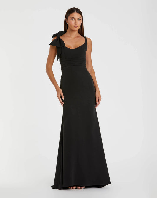 Black Scoop Neck Trumpet Gown With Bow
