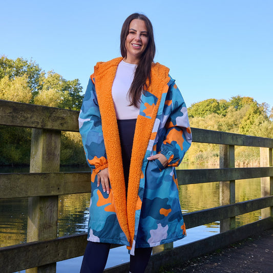 Adults Water Resistant Camo Sherpa Drying Robe - Blue/Orange 🇬🇧
