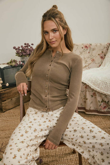BUTTON FRONT ROUND NECK LONG SLEEVE KNIT TOP brown