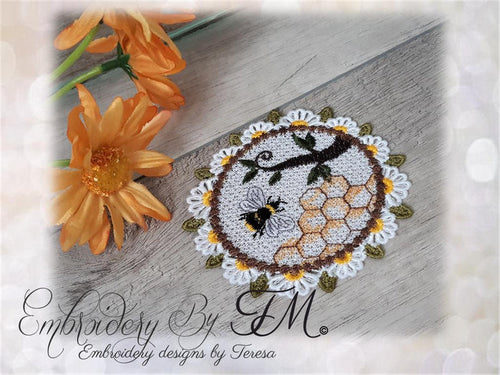 Coaster with bees/4x4 hoop
