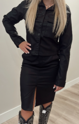 Hidden fitted button up shirt