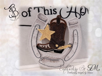 Horseshoe with cowboy boot/5x7 hoop