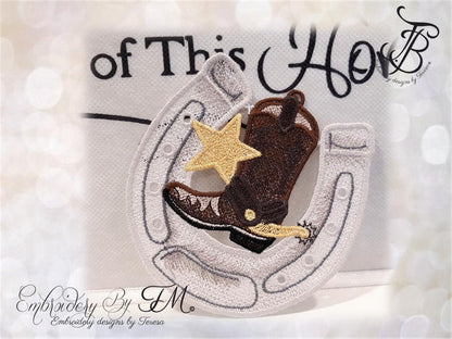 Horseshoe with cowboy boot/5x7 hoop