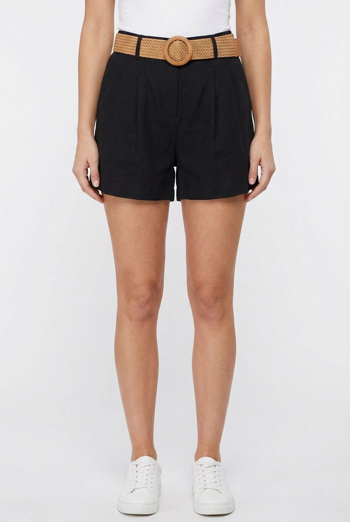 Linen Pleated Shorts w/ Woven Ratten Strech Belt