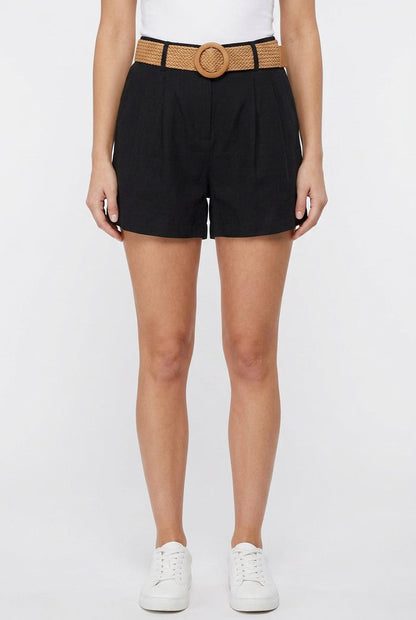 Linen Pleated Shorts w/ Woven Ratten Strech Belt