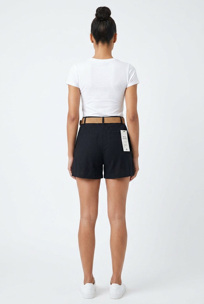 Linen Pleated Shorts w/ Woven Ratten Strech Belt