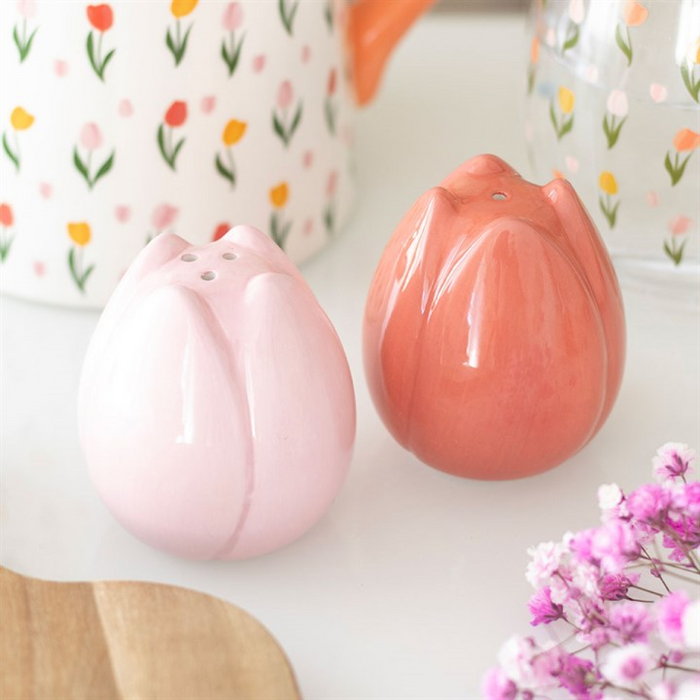 Tulip Shaped Salt and Pepper Shakers 🇬🇧
